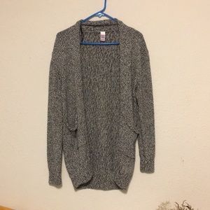 Gray cardigan with pockets